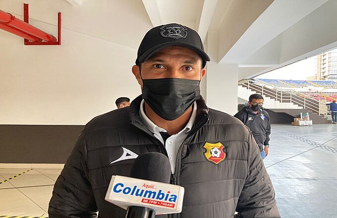 Óscar Esteban Granados, capitán rojiamarillo