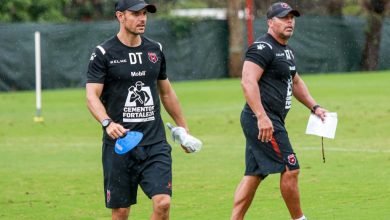 Albert Rudé, entrenador de Alajuelense y Óscar Torres su asistente técnico. Foto: Prensa LDA